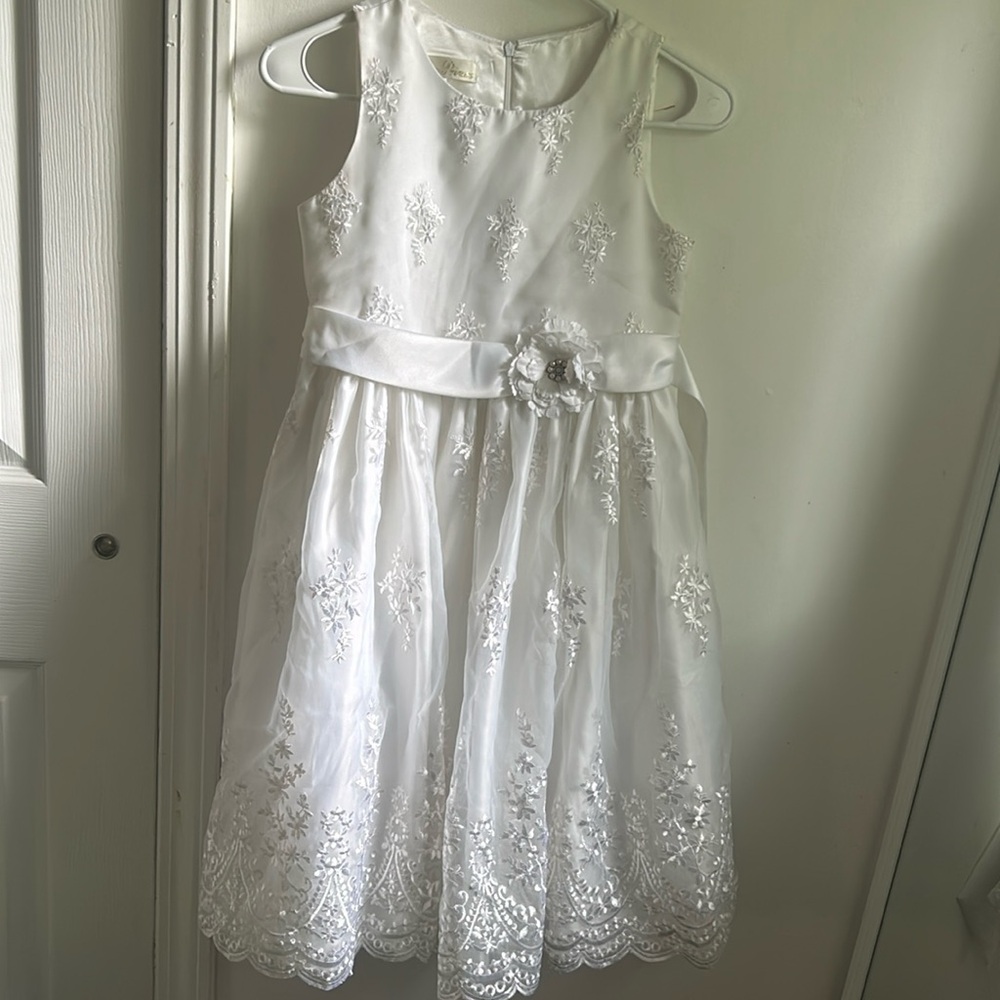 American princess white fluffy dress